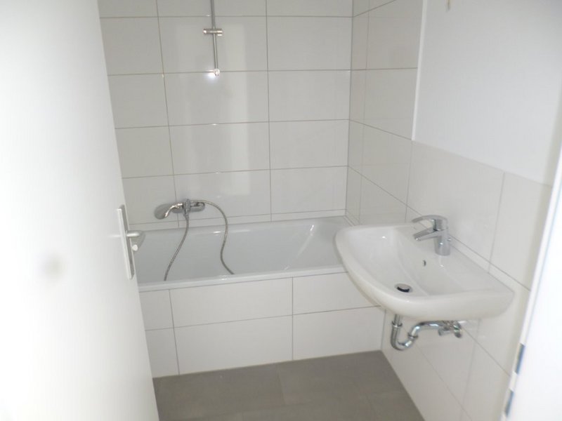 Schöne 3 Zimmer-Wohnung in D-Heerdt mit Balkon