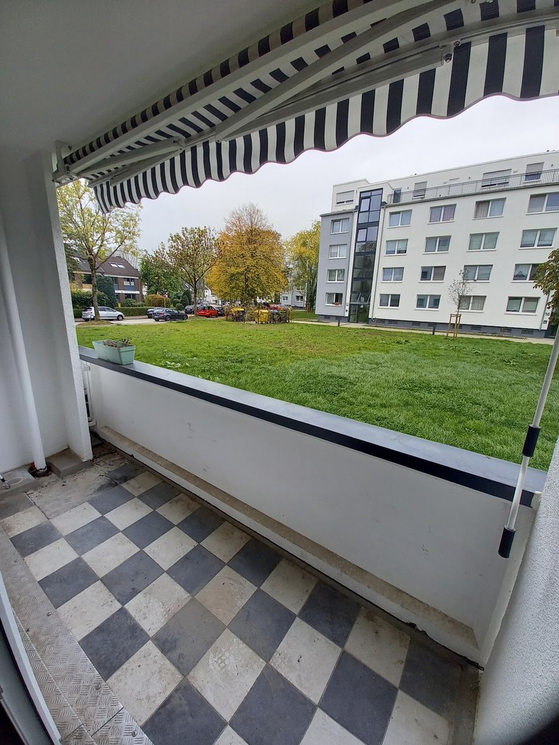 Sanierte 4-Zimmerwohnung in grüner Umgebung von Düsseldorf Eller.
