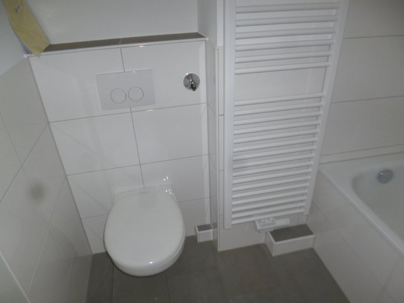 Schöne 3 Zimmer-Wohnung in D-Heerdt mit Balkon