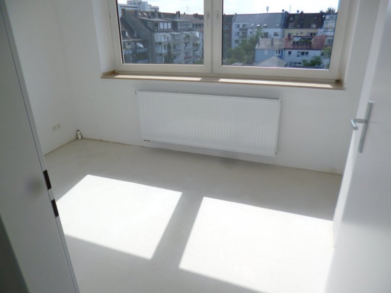 Schöne 3 Zimmer-Wohnung in D-Heerdt mit Balkon