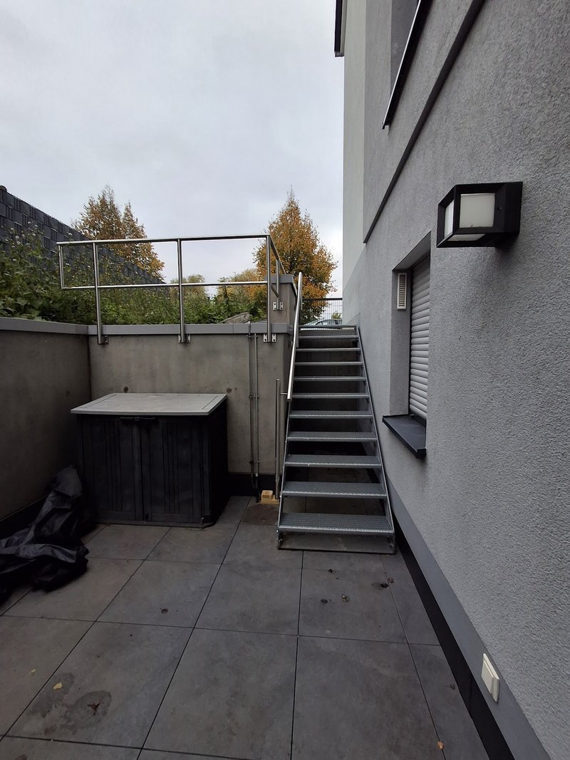 Moderne Souterrainwohnung mit Terrasse in Trier-Irsch