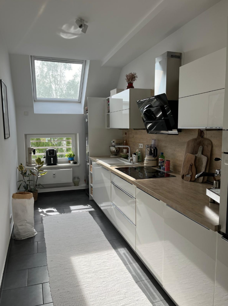 Lorettostr. Düsseldorf: Helle Maisonett-Wohnung mit Terrasse