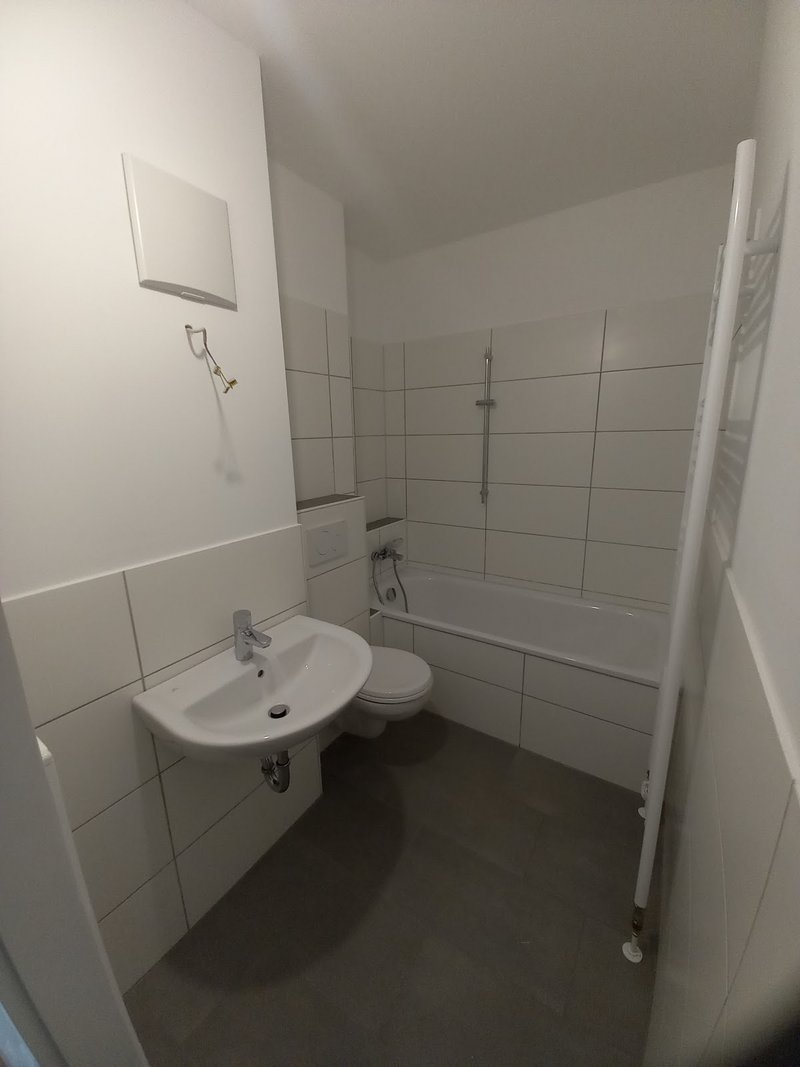 Sanierte 4-Zimmerwohnung in grüner Umgebung von Düsseldorf Eller.