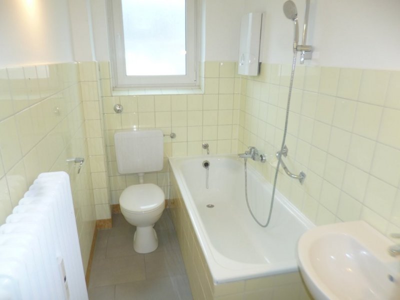 Schöne Wohnung in D-Oberkassel ab November!