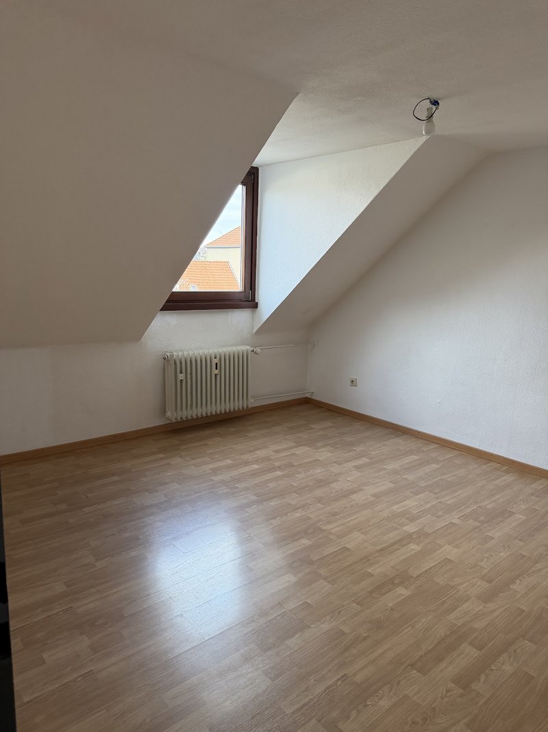 Gemütliche Dachgeschosswohnung zum 01.05.2026 in Düsseldorf-Derendorf