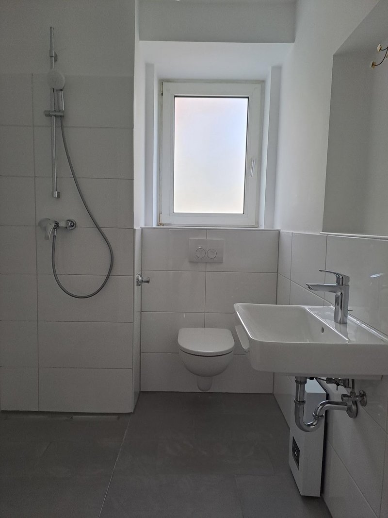 Schicke 2-Zimmerwohnung mit Balkon in Düsseldorf Rath