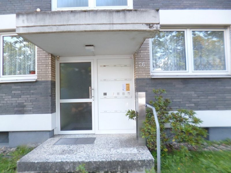 Schöne 3 Zimmer-Wohnung in D-Heerdt mit Balkon