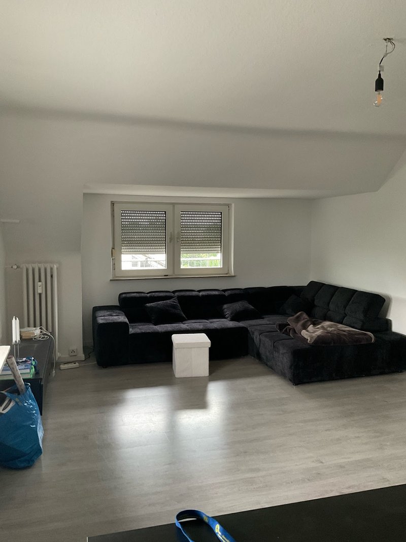 Schicke 3-Zimmer Dachgeschosswohnung mit Balkon in Hilden