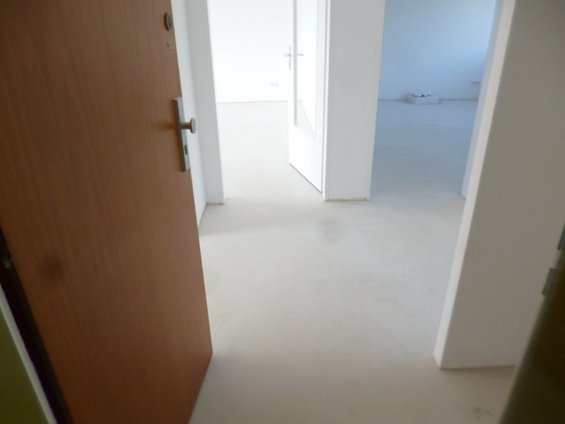 Schöne 3 Zimmer-Wohnung in D-Heerdt mit Balkon