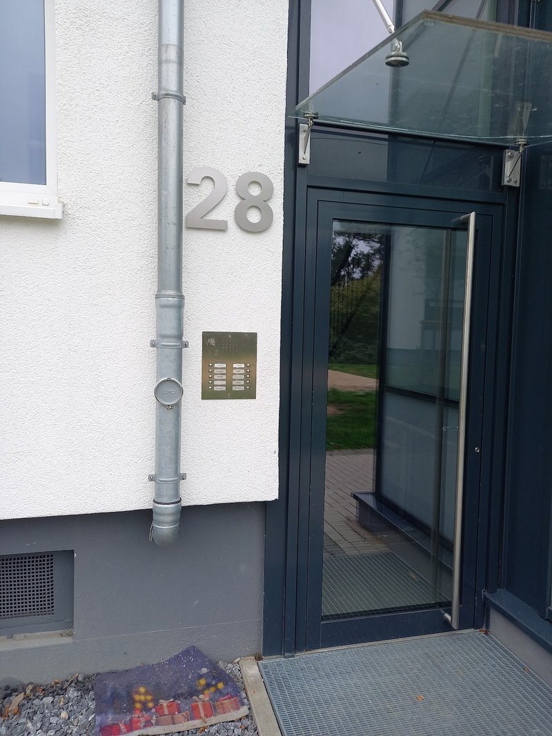 Sanierte 4-Zimmerwohnung in grüner Umgebung von Düsseldorf Eller.
