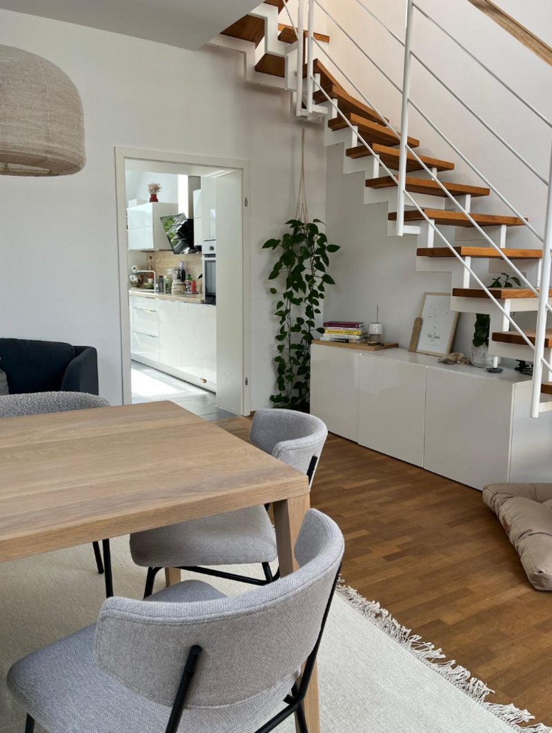 Lorettostr. Düsseldorf: Helle Maisonett-Wohnung mit Terrasse
