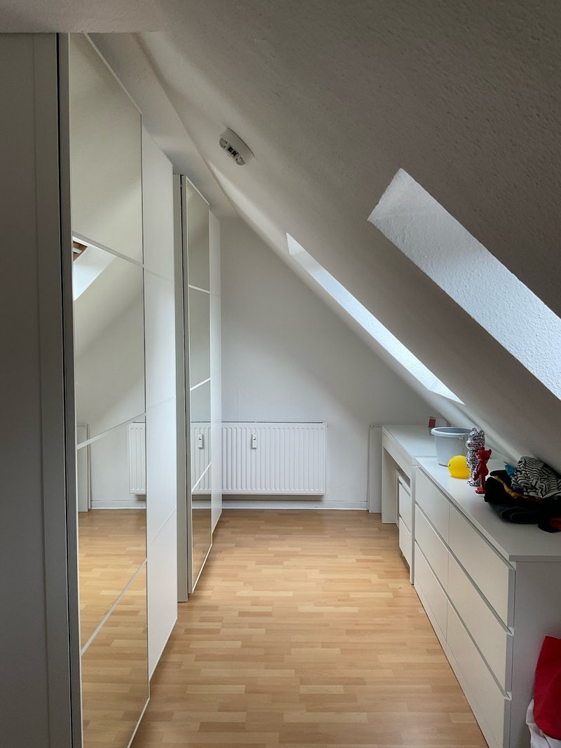 Schicke 3-Zimmer Dachgeschosswohnung mit Balkon in Hilden