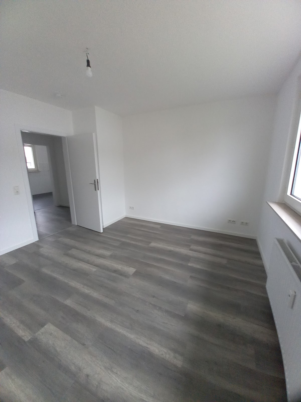 Renovierte Wohnung mit Balkon sucht Mieter in Langenfeld! Renovierte Wohnung mit Balkon sucht Mieter in Langenfeld!